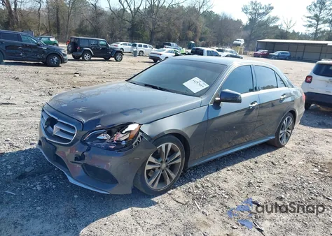 2014 Mercedes-Benz E 350 z USA, uszkodzony, nr VIN WDDHF5KB6EA828591